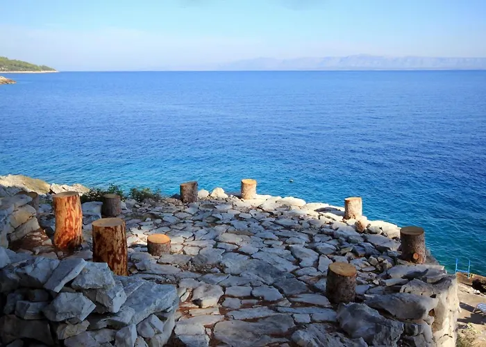 Secluded Fisherman's Cove Spiliska, Korcula - 9142 * Vela Luka