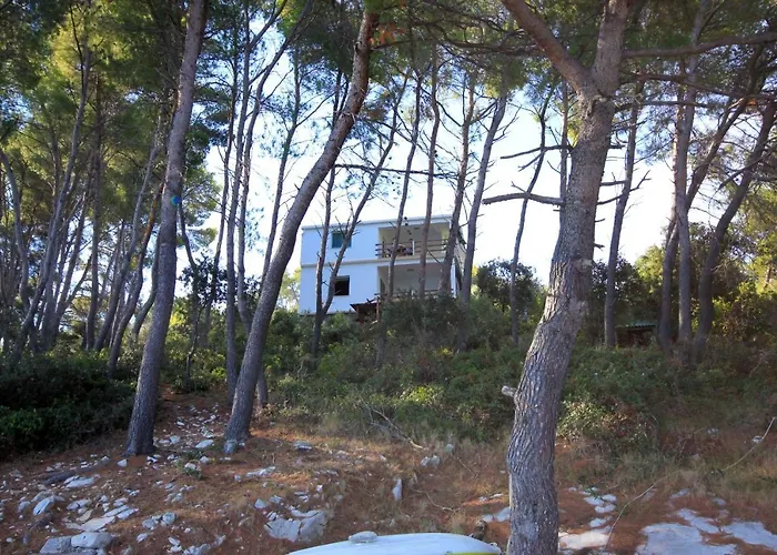 Secluded Fisherman's Cove Spiliska, Korcula - 9142 * Vela Luka